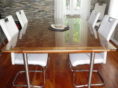 TABLE DE CUISINE EN BOIS, COUVERTE D'UNE VITRE, View more