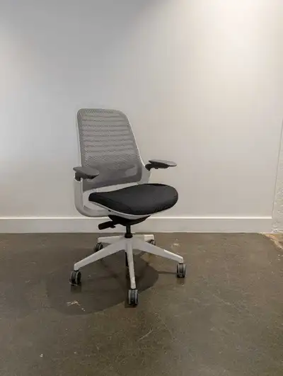 Chaises de bureau Steelcase Series 1 office chairs, View more