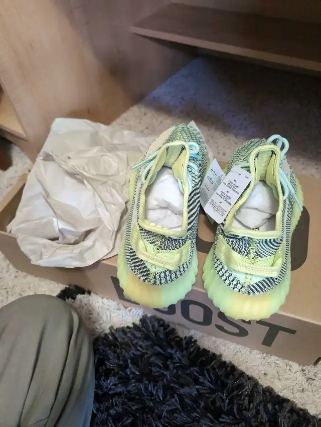 Adidas Yeezy Boost 350 V2 in Other in Calgary - Image 5