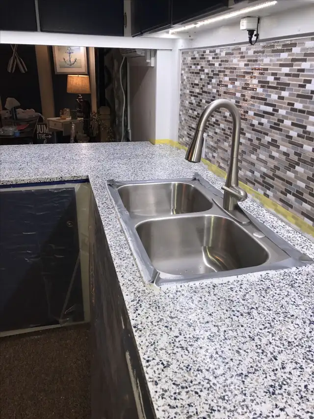 granite slabs . granite kitchen countertops and vanity top in Cabinets & Countertops in Oakville / Halton Region - Image 3