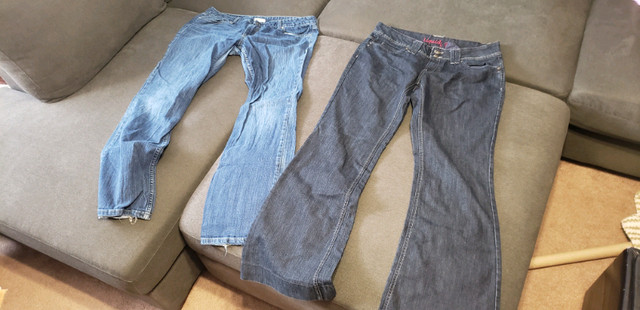 Womens jeans in Women's - Bottoms in Brantford