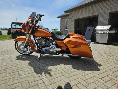 2014 street glide special absolutely beautiful pride of ownership bike is loaded motor was done last...