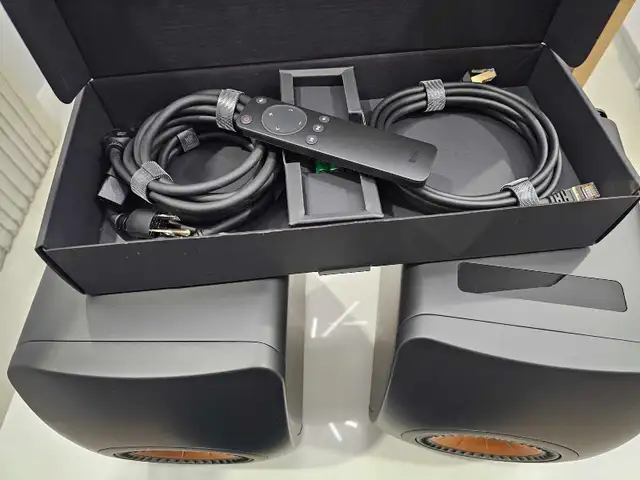 kef LS50 ii wireless powered speakers in Speakers in City of Toronto - Image 9