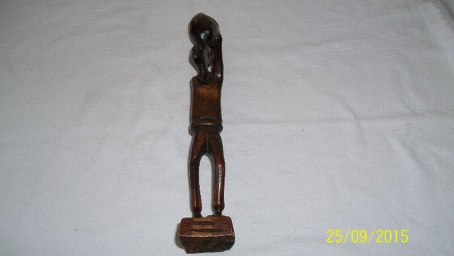 Antiquité :  statuettes africaines    $ 10 chaque dans Art et objets de collection  à Laval/Rive Nord - Image 4