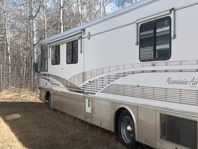 1996 Newmar Mountain Aire 40 ft. motorhome in RVs & Motorhomes in Grande Prairie - Image 4