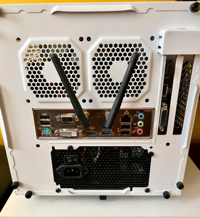 Mini-ITX PC A10-7700K, 16GB RAM, Windows 10 Pro, WiFi, extras in Desktop Computers in Markham / York Region - Image 2