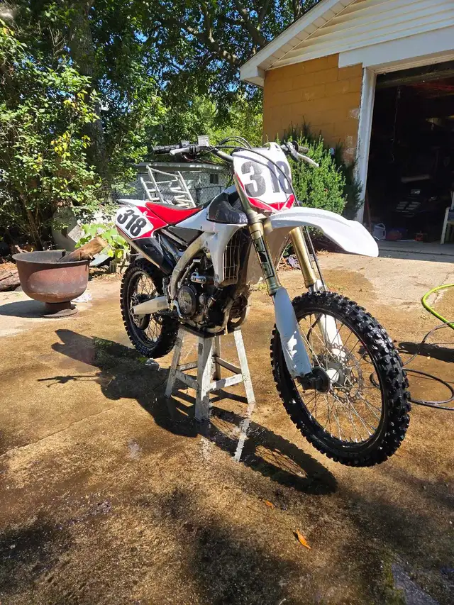 2015 yz450f in Dirt Bikes & Motocross in Woodstock - Image 7