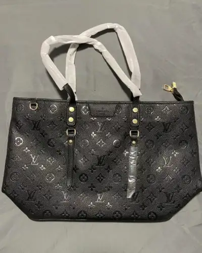 LOUIS VUITTON Replica Purse (Real Leather), View more