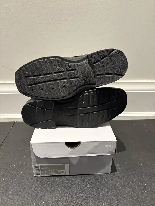 George Dress Shoes - Size 8 in Men's Shoes in City of Toronto - Image 5