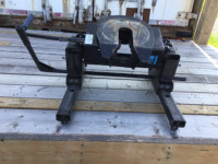 Reese 15000lb Slider Fifth Wheel Hitch