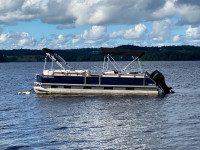 24’ Tritoon Boat - 2020 Suzuki 150 outboard