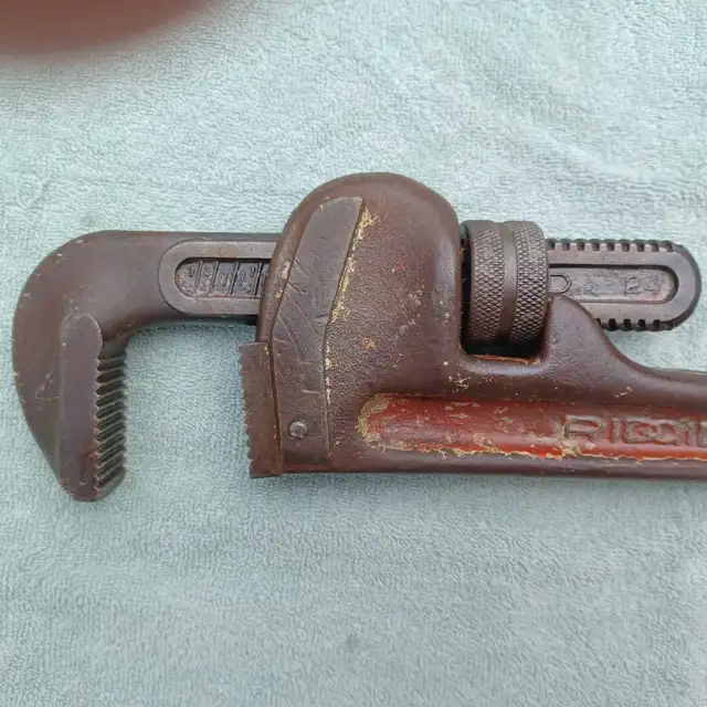 24 inch RIDGID PIPE WRENCH