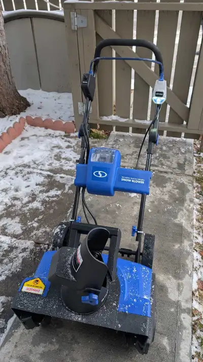 Snow Joe blower with battery and charger
