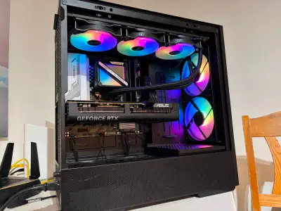 Selling a brand new gaming PC that can play 4K games, new built with all new and quality components...