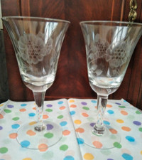 Vintage Wine Glasses Cornflower design