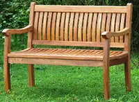 Looking For a Nice Bench (West Ottawa Area)