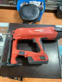 Hilti BX 3 nailer with battery/adapter and case 