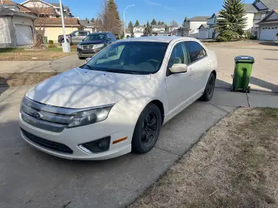 2010 Ford Fusion SE .Front Wheel drive, 2.5 litre automatic. Power windows, power locks, Power Seats...