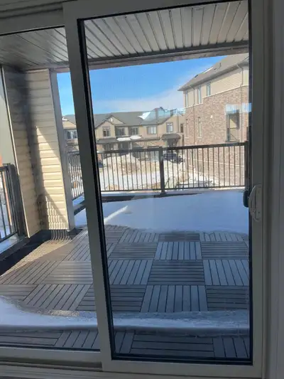 3 Beds 2.5 Baths - Townhouse Newman Dr, Cambridge, ON N1S, Canada N1S 0C4 Newman Dr, Cambridge, ON,...