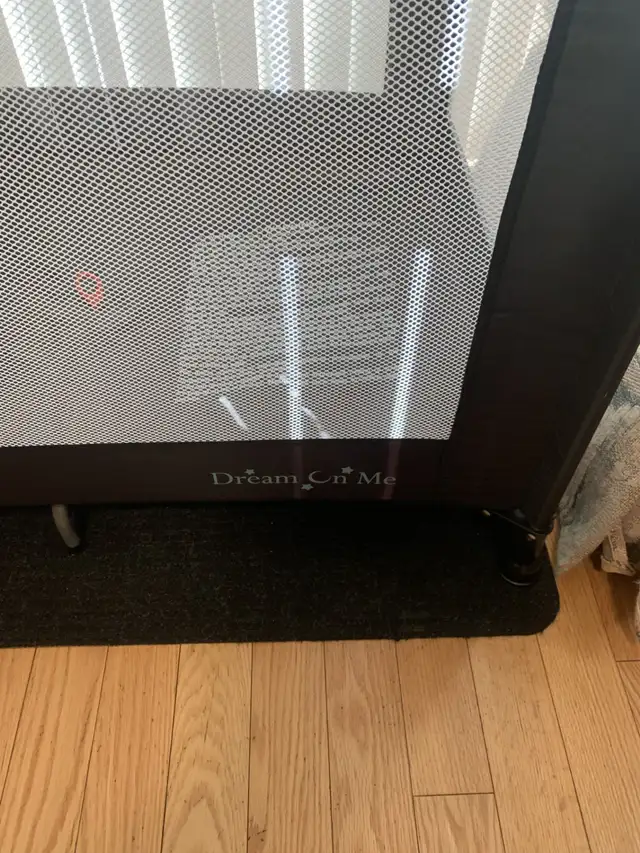 Dream On Me - Fold Up Crib in Cribs in Kingston - Image 4