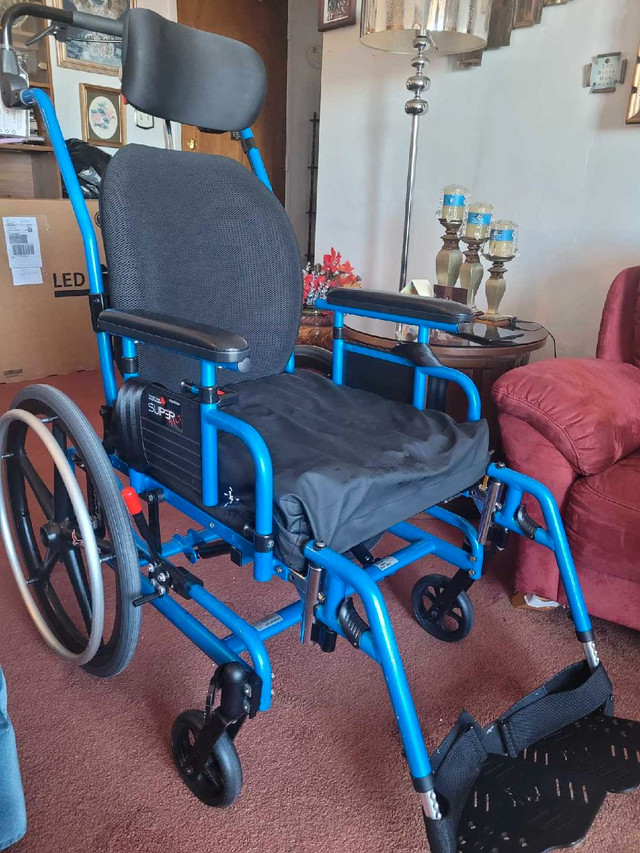 OBO MapleLeaf Supertilt wheel chair OBO in Health & Special Needs in Hamilton