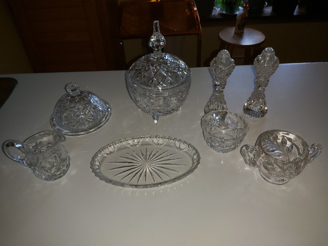 Verre taillé, ensemble de table dans Vaisselle et articles de cuisine  à Saint-Jean-sur-Richelieu - Image 3