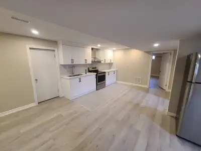 Bright Spacious 3 Bed 2 bath Legal Bsmt Apart in Central Whitby!