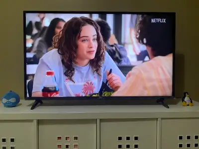 Selling a 43" Inch - 4K HDR LED UHD TV in good condition. Comes in the original box. It is a great T...