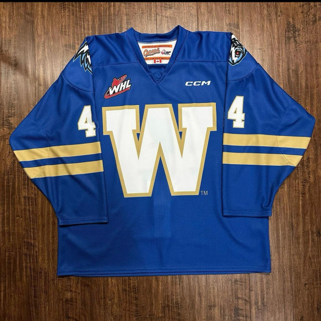 Winnipeg Ice - Blue Bombers Game Worn Jersey in Men's in Winnipeg - Image 2