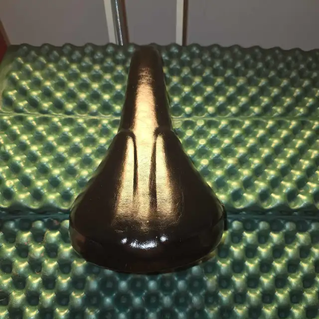 Ariake Jaguar II Bicycle Saddle in Frames & Parts in Ottawa - Image 4