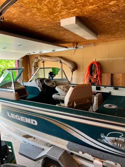 16’17” length 84” Breath 36” Depth Trolling Motor Minn Kota Mercury 9.9 ELH BF 4S Removable Canopy O...
