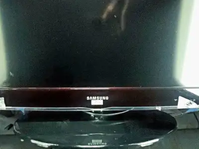 Samsung 32" flat non smart tv, Voir plus