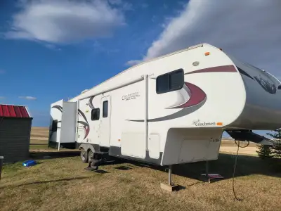 2012 Coachman Chaparral CLF28BHS Fifth Wheel for sale. 2 slides, one in living room the other in bac...