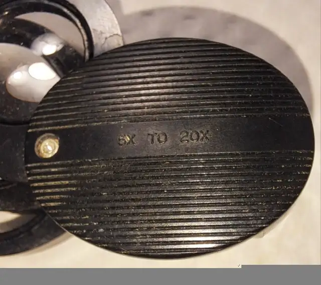 Bausch & Lomb Folding Pocket Magnifier & Watchmakers Loupe in Other in City of Montréal - Image 4