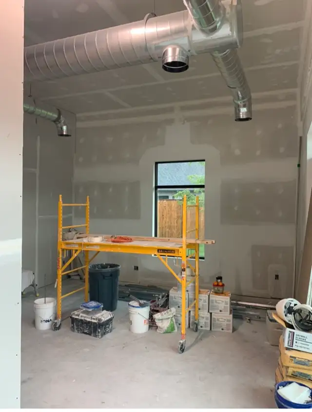 Drywall Taper - Taping and Mudding (Free Estimates / London) in Renovations, General Contracting & Handyman in London - Image 3