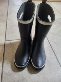 Brand New - Hot Paws Rain Boots