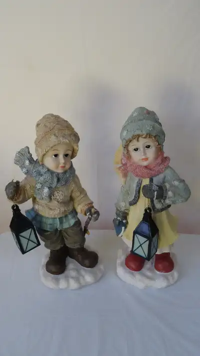 BOY/GIRL STATUES WITH LANTERNS INDOOR / OUTDOOR  NEW 21" Tall, View more