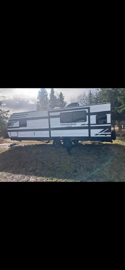 2024 Got this trailer for work but changed jobs and didn’t use it at all never slept in it so it’s a...