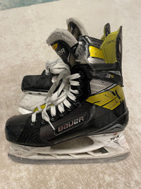 Bauer Supreme 3S hockey skates size 5 fit 2