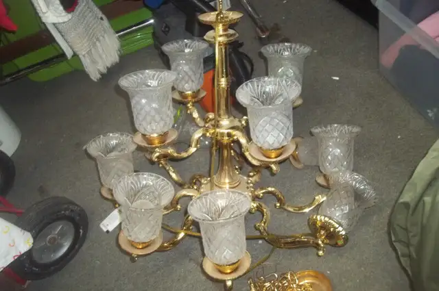 Solid BRASS chanmdelier and Vintage Italian Chandelier in Indoor Lighting & Fans in Oakville / Halton Region - Image 2