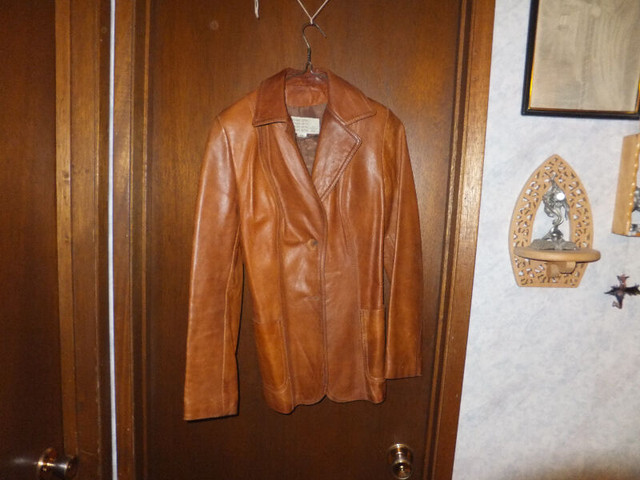 100% Leather Jacket - Vintage -Made in Canada in Women's - Tops & Outerwear in Kamloops