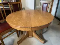 Solid oak pedestal table