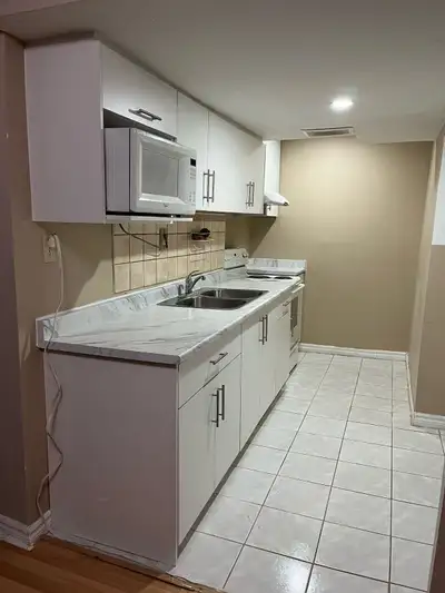 Private Furnished Basement Room for Rent – FEMALE Only Available SEPTEMBER 1 or OCTOBER 1, Near Trin...