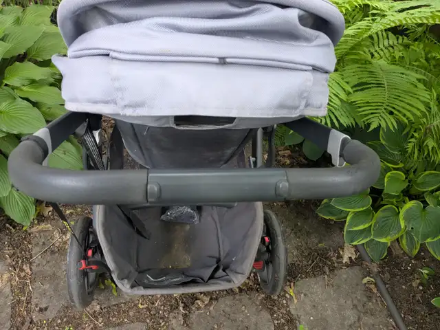 Uppababy Vista stroller v2,  Gray in Strollers, Carriers & Car Seats in Ottawa - Image 8