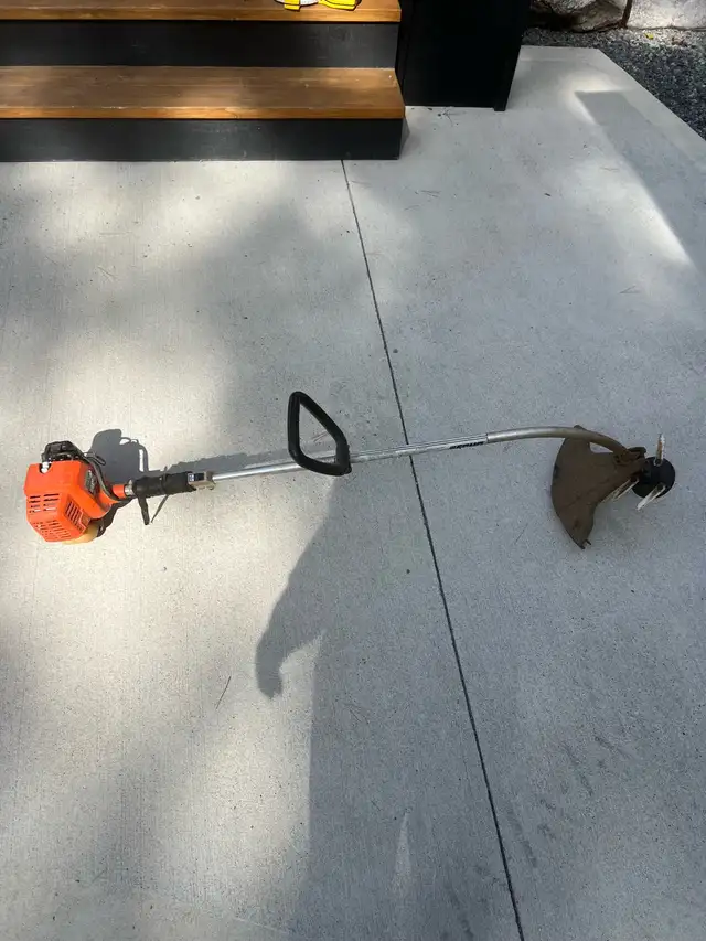 Echo GT 2101 gas two-stroke Weed Trimmer in Lawnmowers & Leaf Blowers in Kingston - Image 2