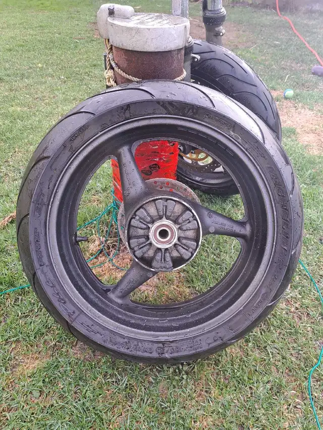 2001 Honda CBR 600 x2 Tires in Tires & Rims in Petawawa - Image 4