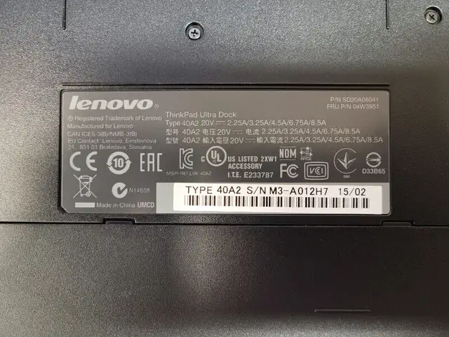 Lenovo Ultra Docking Station - 40A2 with AC Adapter in Laptop Accessories in City of Toronto - Image 3