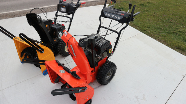Ariens or Cub Cadet 24 Inch Snowblowers...MINT in Snowblowers in St. Catharines - Image 4