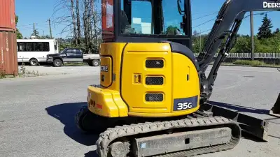 Perfect working condition. 2500 hours. Financing available. Serious inquiries only.