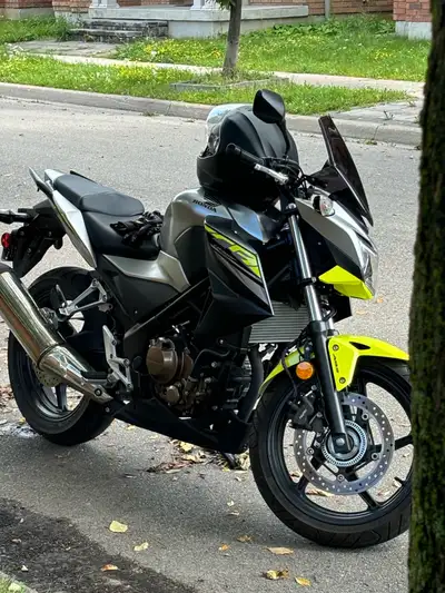 Honda CB300F for sale. Extremely low KM. 1610km. Recently stored and maintained at Honda motorcycle...
